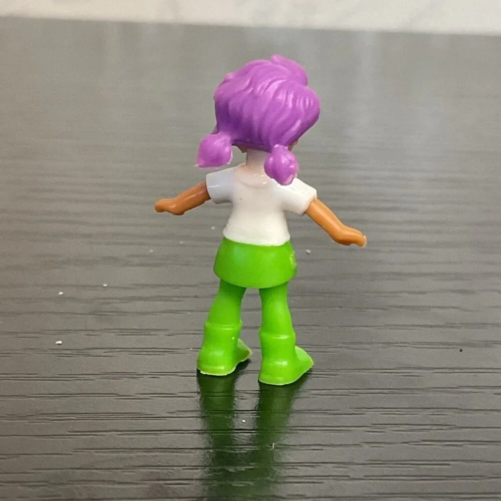 polly pocket features vibrant